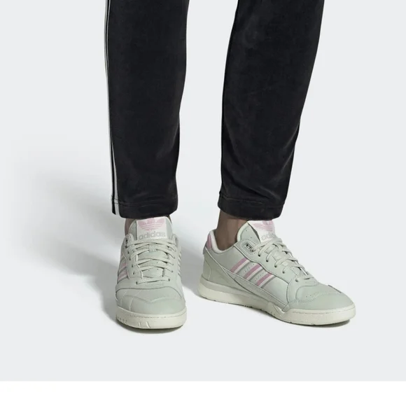 ADIDAS A.R. trainer - Picture 4 of 7